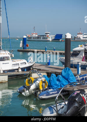 Cowes, Isle of Wight, UK. 8th Apr, 2017. the new £3.2 million chain ferry Floating Bridge no6 is towed across the Solent into Cowes harbour harbor and moored up in East Cowes waiting to be located in the newly adapted quays to take cars and foot passengers across between East and West Cowes, due to be ready for service next month. Stock Photo