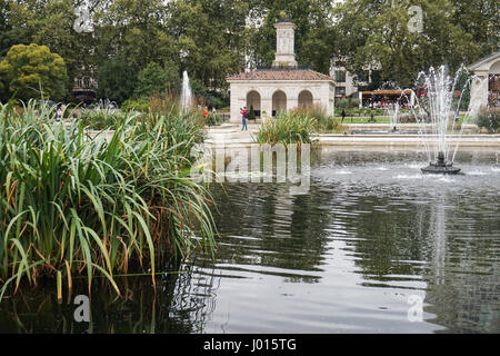 The fountains in the Italian Garden in Kensington Gardens, London, England, UK Stock Photo