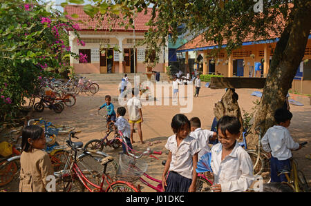 Children in the playground, Elementary School, Kampong Tralach, Phnom Penh, Cambodia Stock Photo