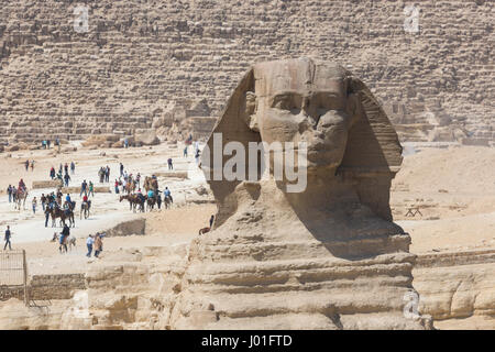 The Spinx of Giza and the Pyramid of Cheops, Cairo, Egypt Stock Photo ...