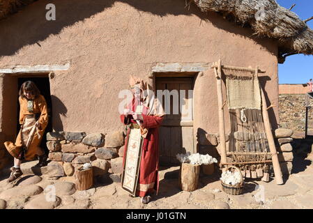 Garray, Spain. 08th Apr, 2017. Women wearing a costume of ancient times during a representation in the ancient Celtiberian settlement of Numantia, famous for its role in the Celtiberian War, in Soria, north of Spain. Credit: Jorge Sanz/Pacific Press/Alamy Live News Stock Photo