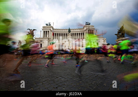 Beijing, China. 2nd Apr, 2017. Runners pass Piazza Venezia (Venice Square) during the 23rd Marathon of Rome in Italy, on April 2, 2017. Credit: Jin Yu/Xinhua/Alamy Live News Stock Photo