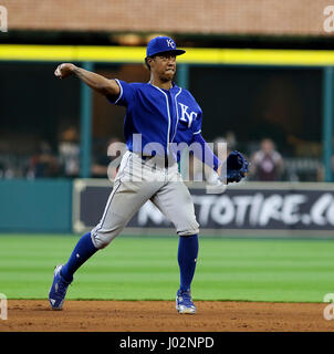 Kansas City Royals shortstop Alcides Escobar (2) couldn't barehand a ...