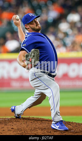 Houston, TX, USA. 9th Apr, 2017. Kansas City Royals starting pitcher Travis Wood (34) throws a pitch during the MLB game between the Kansas City Royals and the Houston Astros at Minute Maid Park in Houston, TX. John Glaser/CSM/Alamy Live News Stock Photo