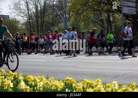 Marathon,10 km Lauf, inline Halbmarathon ,Handbike Halbmarathon ,Walking, Fun Run ,Nordic Walking, Kinderlauf in Hannover 2017 Stock Photo