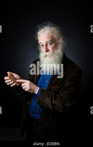 Portrait de Irving (Leonard) Finkel, archelogue-assyriologue, specialiste de l'Ancienne Mesopotamie au Department du Moyen-Orient du British-Museum a  Stock Photo