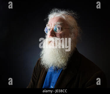 Portrait de Irving (Leonard) Finkel, archelogue-assyriologue, specialiste de l'Ancienne Mesopotamie au Department du Moyen-Orient du British-Museum a  Stock Photo