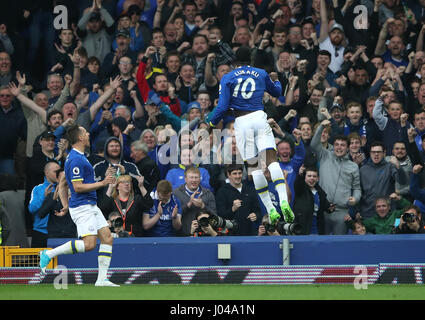 Everton's Romelu Lukaku (right) celebrates scoring his side's fourth goal of the game during the Premier League match at Goodison Park, Liverpool. Stock Photo