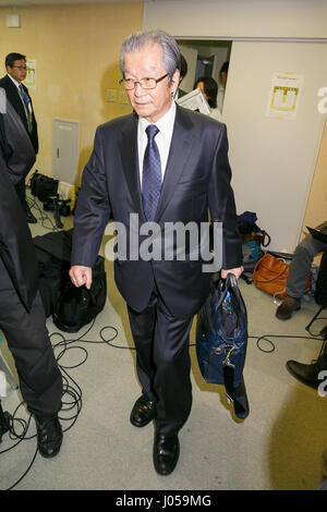 Tokyo, Japan. 10th Apr, 2017. Former Tokyo Metropolitan Vice Governor Takeo Hamauzu attends a news conference at the Tokyo Metropolitan Government building on April 10, 2017, Tokyo, Japan. Hamauzu answered questions from the media about the allegations of falsely testifying about the role he played in purchasing the contaminated land as a relocation site for the Tsukiji Fish Market. Credit: Rodrigo Reyes Marin/AFLO/Alamy Live News Stock Photo