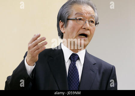 Tokyo, Japan. 10th Apr, 2017. Former Tokyo Metropolitan Vice Governor Takeo Hamauzu speaks during a news conference at the Tokyo Metropolitan Government building on April 10, 2017, Tokyo, Japan. Hamauzu answered questions from the media about the allegations of falsely testifying about the role he played in purchasing the contaminated land as a relocation site for the Tsukiji Fish Market. Credit: Rodrigo Reyes Marin/AFLO/Alamy Live News Stock Photo