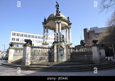 A statue of Queen Victoria in Derby Square, Liverpool Stock Photo