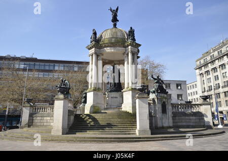 A statue of Queen Victoria in Derby Square, Liverpool Stock Photo