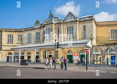 United Kingdom, Somerset, Bath, the asymetrical Tudor style Bath Spa railway station Stock Photo