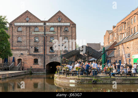 The Canalhouse, a canalside pub and canal museum sited in Victorian industrial buildings on the Nottingham and Beeston Canal, Nottingham, England, UK Stock Photo