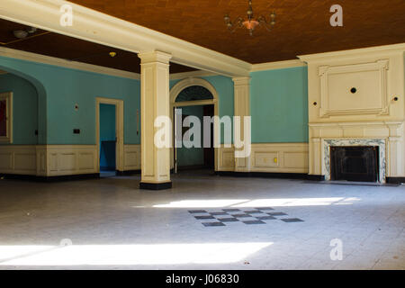 CONNECTICUT, USA: HAUNTING images from inside one of America’s top spots for ghost-hunters who claim to see a young glowing girl dressed in white staring out of the windows of this abandoned asylum. The psychiatric hospital appeared under a false name on MTV’s hit show Fear which saw contestants spend a weekend at various haunted locations around the country. These eerie photographs were taken by urban explorer Drew Thomas Scavello (27) at the Fairfield Hills State Hospital in Newtown, Connecticut. Drew Thomas Scavello / mediadrumworld.com Stock Photo