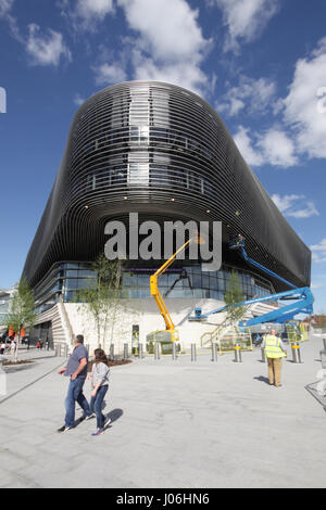 Finishing touches to the new Watermark restaurant and Showcase Cinema complex in the WestQuay Shopping Centre. Stock Photo
