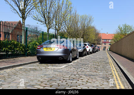 Kingston-upon-Hull,East Riding Yorkshire,UK:Tourist and local people enjoy the bright warm sunny weather in the UK 2017 city of culture. Stock Photo