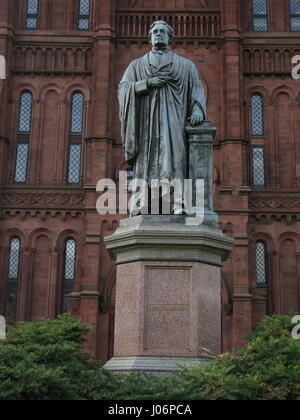 Joseph Henry Statue, Smithsonian Institute Building, Washington DC Stock Photo