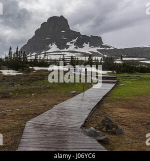 Continental Divide Trail leading towards mountain, Hidden Lake Nature Trail, Logan Pass, Glacier National Park, Glacier County, Montana, USA Stock Photo