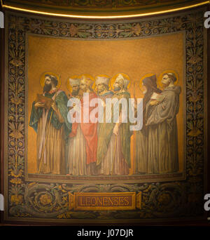 Procession des saints de Bretagne - diocèse de Léon, cathédrale saint Pierre, Rennes, France Stock Photo