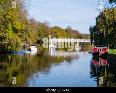 Whitchurch Bridge, Pangbourne on Thames, Village in Berkshire, England, UK, GB. Stock Photo