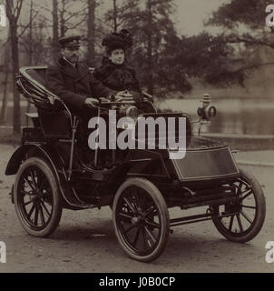 Mr et Mme Léon Serpollet (1900) Stock Photo