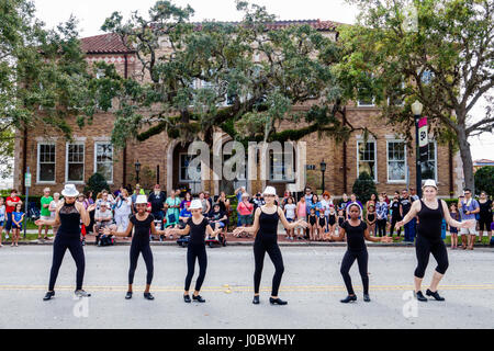 Lake Wales Florida,historic downtown,Polk State College,JD Alexander Center,street festival,Lake Wales Mardi Gras,annual community event,performing,St Stock Photo