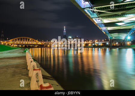 Night scene of the McArthur Bridges and the famous Taipei 101 in Taiwan Stock Photo