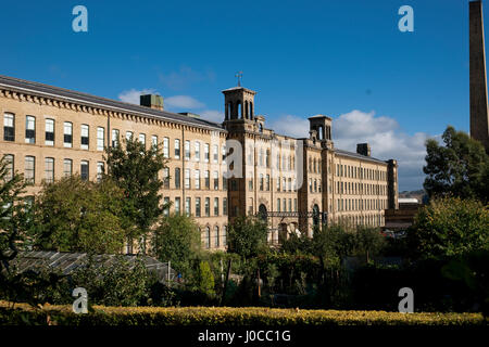 bradford salt david hockney saltaire gallery factory mill display Stock ...