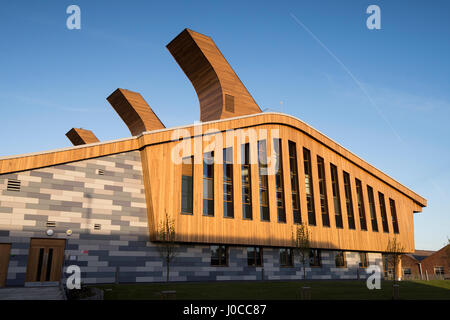 The GlaxoSmithKline Carbon Neutral Laboratory for Sustainable Chemistry, on the Jubilee Campus of Nottingham University Nottinghamshire England UK Stock Photo