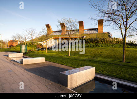 The GlaxoSmithKline Carbon Neutral Laboratory for Sustainable Chemistry, on the Jubilee Campus of Nottingham University Nottinghamshire England UK Stock Photo