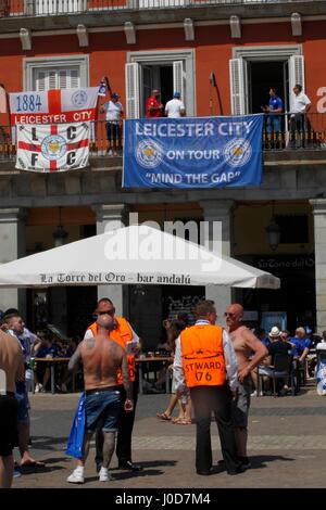 Madrid, Spain. 12th Apr, 2017. Leicester fans at the Plaza Mayor in Madrid before the Champions League match between Atletico de Madrid vs Leicester on Wednesday 12 April 2017. Credit: Gtres Información más Comuniación on line,S.L./Alamy Live News Stock Photo