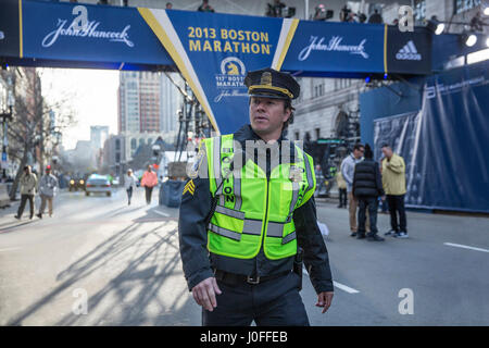RELEASE DATE: January 13, 2017 TITLE: Patriots Day STUDIO: Lionsgate DIRECTOR: Peter Berg PLOT: The story of the 2013 Boston Marathon bombing and the aftermath, which includes the city-wide manhunt to find the terrorists responsible STARRING: Mark Wahlberg as Tommy Saunders. (Credit Image: © Lionsgate/Entertainment Pictures) Stock Photo