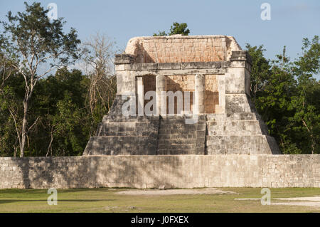 Mexico, Yucatan, Chichen Itza Mayan site, Gran Juego Pelota, Great Ball Court, Temple of the Bearded Man Stock Photo