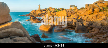 Ploumanach Lighthouse, Cote de Granit Rose, Cotes d'Amor, Brittany, France Stock Photo