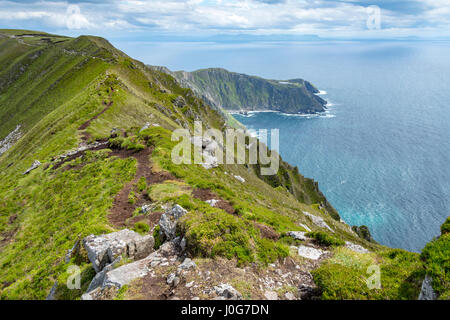 Looking down to the parking area and viewpoint at Amharc Mór from the summit ridge of Slieve League, County Donegal, Ireland Stock Photo