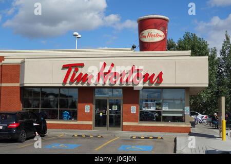 MONTREAL, CANADA - NOVEMBER 9, 2018: Tim Hortons logo in front of one of  their restaurants in Montreal, Quebec. Tim Hortons is a cafe and fastfood  can Stock Photo - Alamy