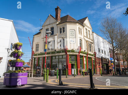 A traditional pub in Birmingham's Chinatown district Stock Photo