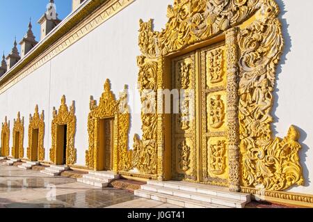 Atumashi Kyaung Monastery Maha Atulawaiyan Kyaungdawgyi is a Buddhist monastery located near Shwenandaw Monastery in Mandalay, Mianma Stock Photo