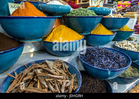 Spices for sale in Vakil Bazaar, main bazaar of Shiraz Shiraz city, capital of Fars Province in Iran Stock Photo