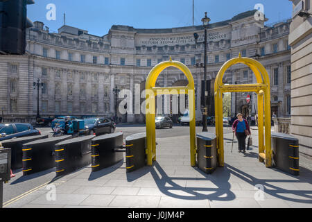 the-impressive-anti-terror-barriers-situated-outside-of-admiralty-j0jm4p.jpg