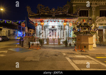 George Town, Malaysia - March 24, 2016: Dusk view of the Choo Chay Keong Temple adjoined to Yap Kongsi clan house, Armenian Street, George Town, Penan Stock Photo