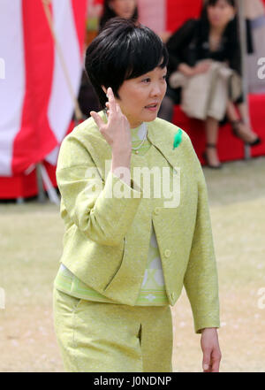 Tokyo, Japan. 15th Apr, 2017. Akie Abe, wife of Japanese Prime Minister Shinzo Abe reacts to invited guests during the cherry blossom viewing party at the Shinjuku Gyoen park in Tokyo on Saturday, April 15, 2017. More than ten thousands of invited guests enjoyed the annual garden party hosted by Abe. Credit: Yoshio Tsunoda/AFLO/Alamy Live News Stock Photo