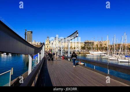 Rambla de Mar pedestrian swing bridge in Port Vell marina, Barcelona, Catalunya, Spain Stock Photo