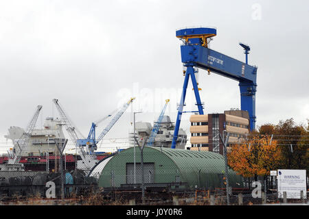 The giant crane installed for the aircraft carrier assembly work at Rosyth dominates the local area Stock Photo