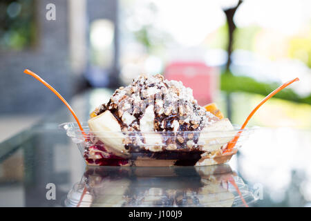 closeup, cold, strawberry, delicious, dessert, white, sweet, banana, red, diet, yummy, flavor, happiness, vanilla, nuts, chocolate, refreshing, ice, j Stock Photo