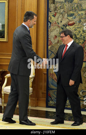 Madrid, Spain. 17th Apr, 2017. King of Spain Felipe VI with Cuban Foreign Minister Bruno Eduardo Rodriguez Parrilla during audience at the Palacio de la Zarzuela in Madrid on Monday 17 April 2017. Credit: Gtres Información más Comuniación on line,S.L./Alamy Live News Stock Photo