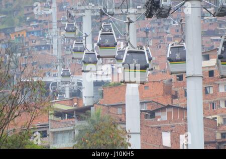 Medellin, Colombia. 7th Mar, 2017. Cable cars in Medellin, Colombia, 7 March 2017. The city has almost returned to normality after the ferocious drug wars of the 1990s. Photo: Georg Ismar/dpa/Alamy Live News Stock Photo