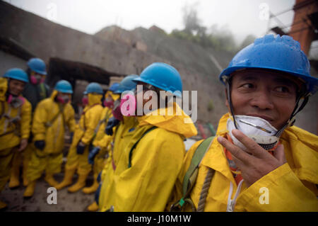 Sarayunga, Ecuador. 13th Apr, 2017. A Chinese employee works at the ...