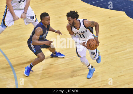 April 12, 2017: Dallas Mavericks forward Jarrod Uthoff (19) goes for a ...